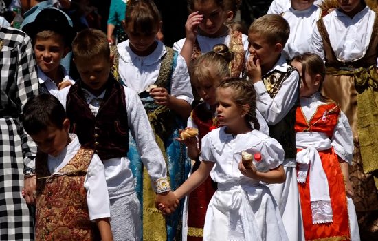 "Bunjevačka dužionica"- Gradonačelniku predat blagoslovljen "kruv"