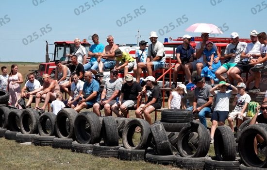 Trka za „Nagradu Grada Sombora“ okupila veliki broj posetilaca 6