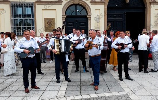 Uručenjem hleba obeležena tradicionalna žetelačka svečanost „Dužionica" 