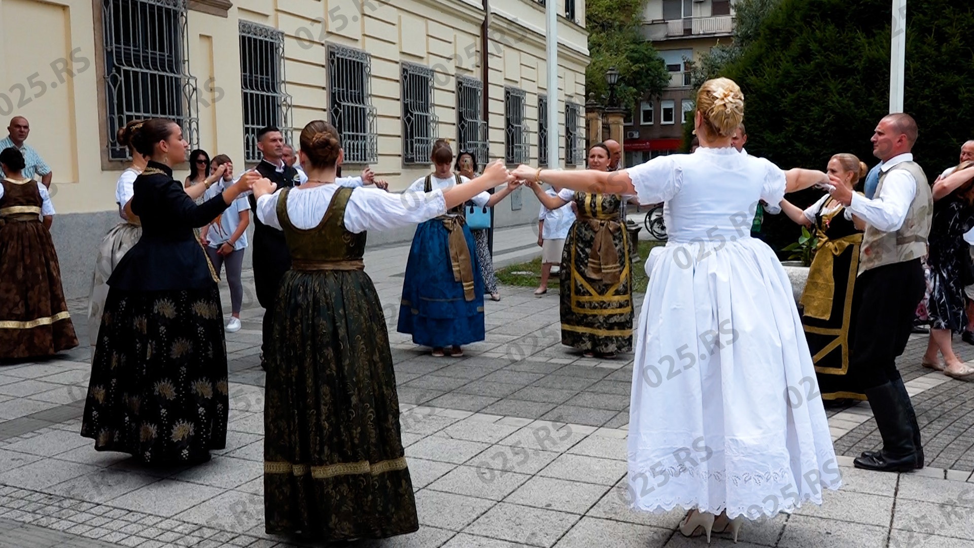 Uručenjem hleba obeležena tradicionalna žetelačka svečanost „Dužionica“