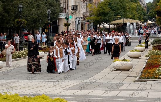 Uručenjem hleba obeležena tradicionalna žetelačka svečanost „Dužionica" 5