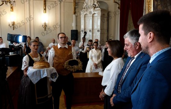 Uručenjem hleba obeležena tradicionalna žetelačka svečanost „Dužionica" 4