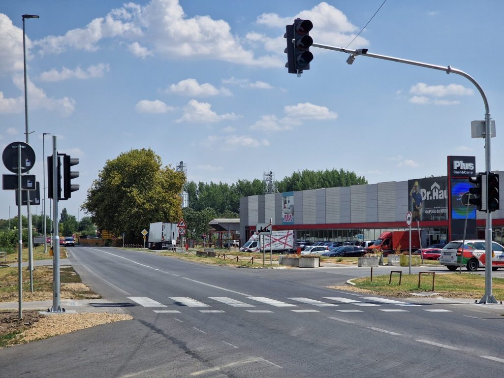 Postavljen pešački semafor kod prodavnice “Cash&Carry”