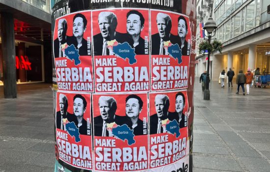 BEOGRAD – Plakat Trampa, Maska i Velike Srbije!